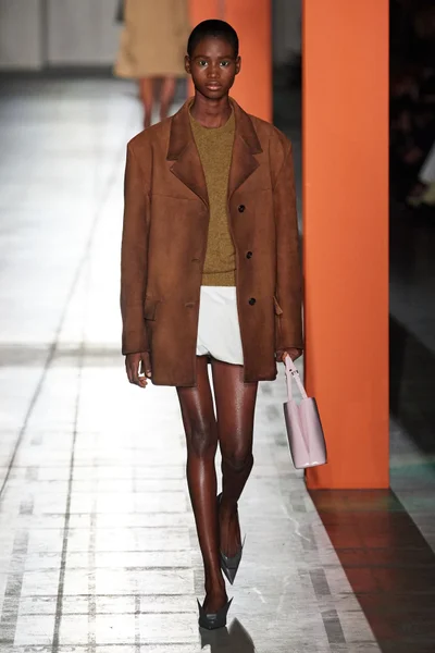Look 34